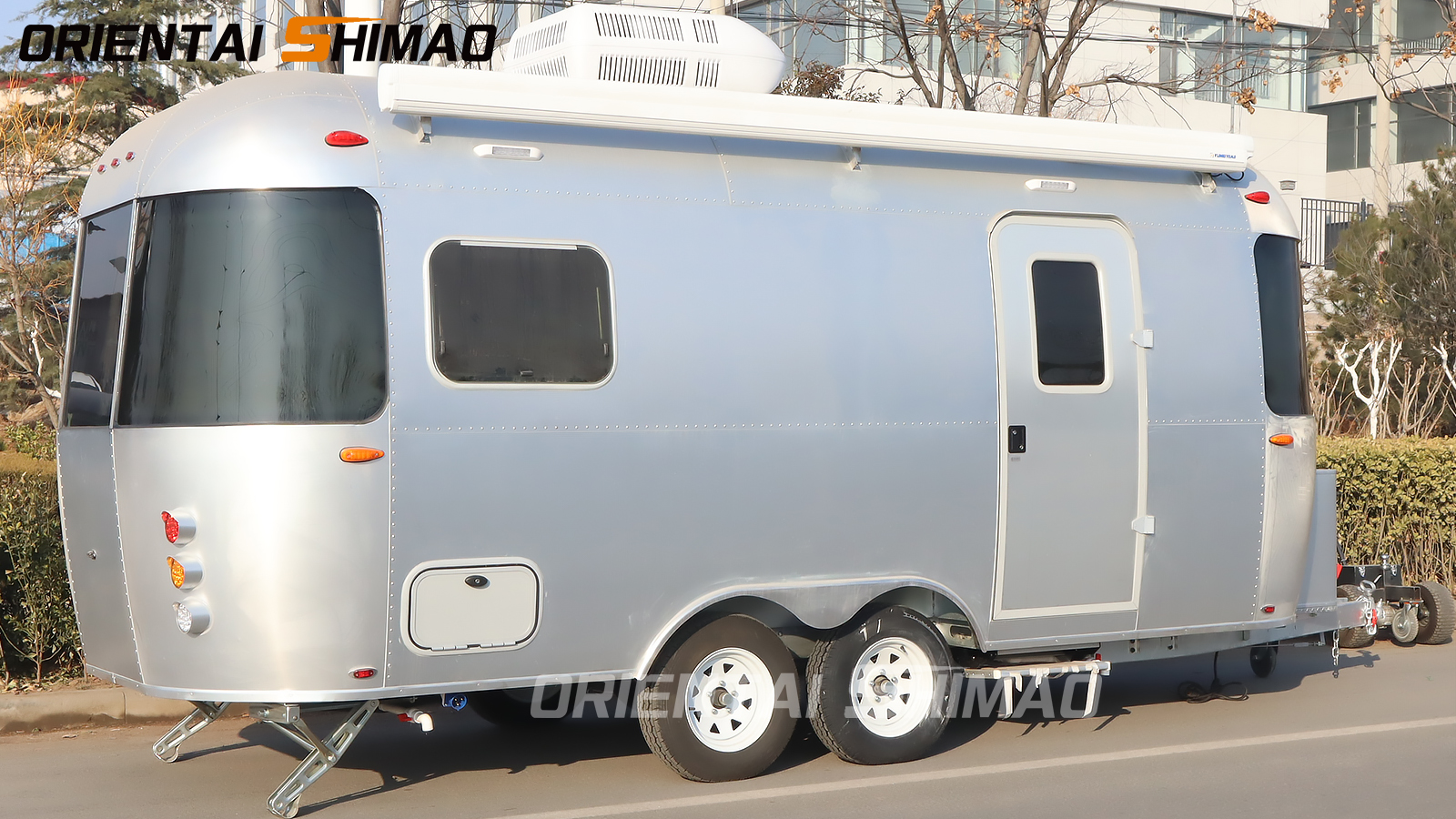 RV Trailer-Liten karosseri, stor plass.